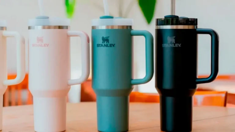 Tecnología de Stanley basada en aislamiento al vacío y acero inoxidable para conservar temperatura.
