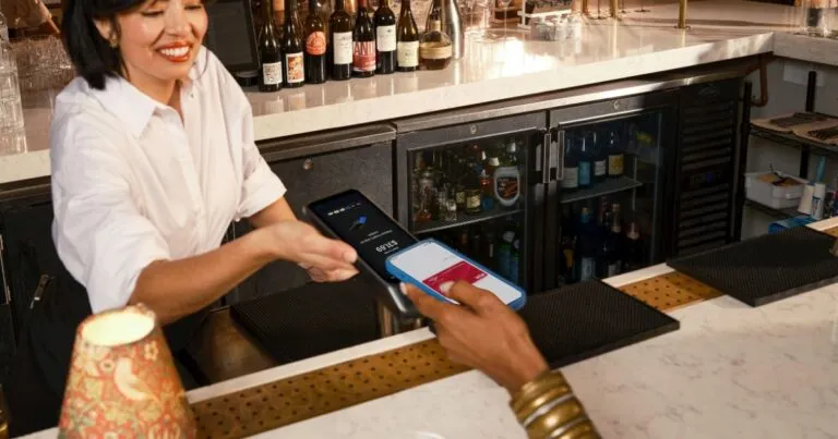 Uso de NFC favorece comercio local, afirma Norman Hagemeister.