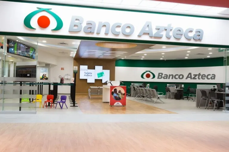 Banco Azteca facilita trámites para adultos mayores en México