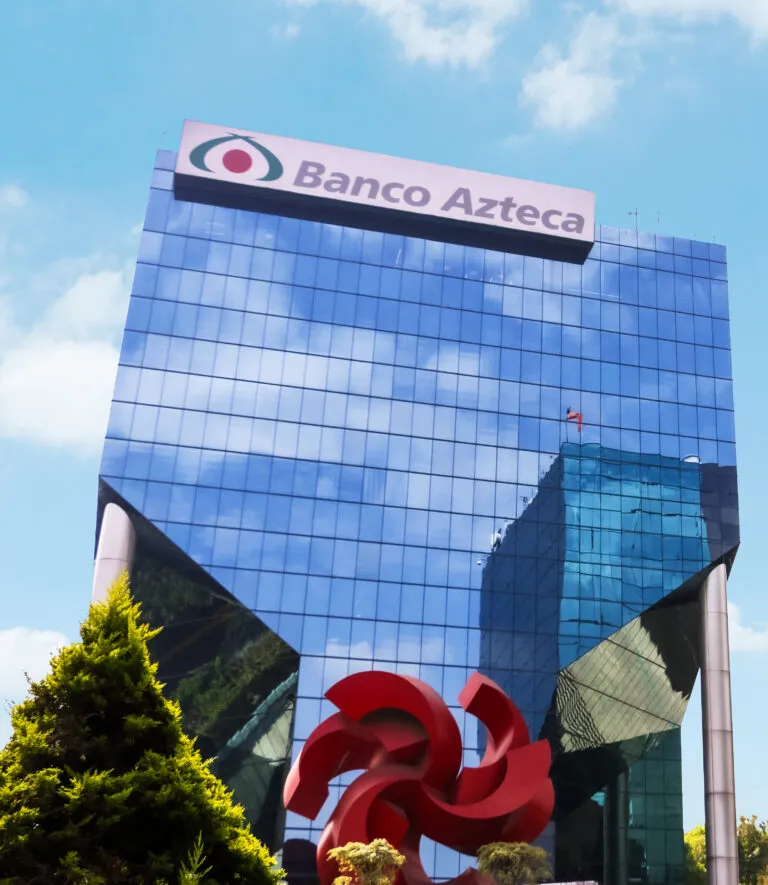 Cómo mandar dinero a Colombia con Banco Azteca sin pagar comisiones