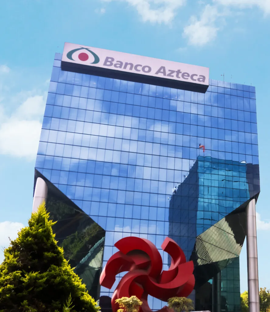 Cómo mandar dinero a Colombia con Banco Azteca sin pagar comisiones