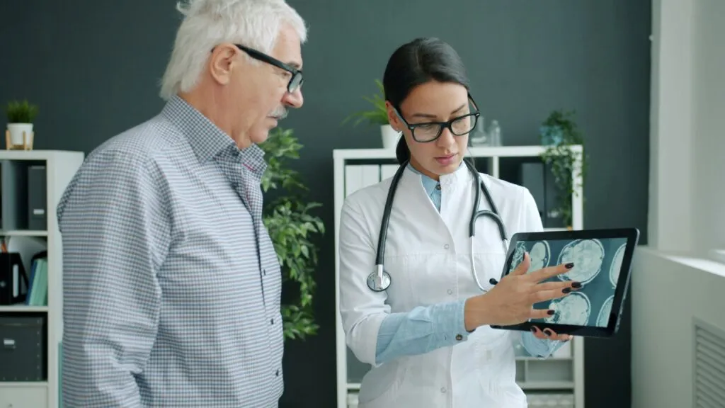 Longevidad saludable en México con prevención, diagnóstico temprano e innovación médica ante el envejecimiento poblacional.