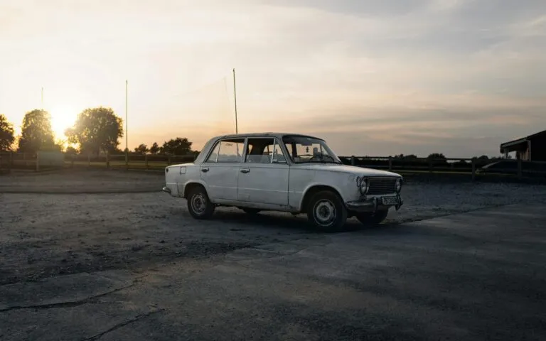 Fiat 124 cumple 60 años y recuerda su historia desde la berlina italiana de 1966 hasta el reconocido Spider de Fiat.