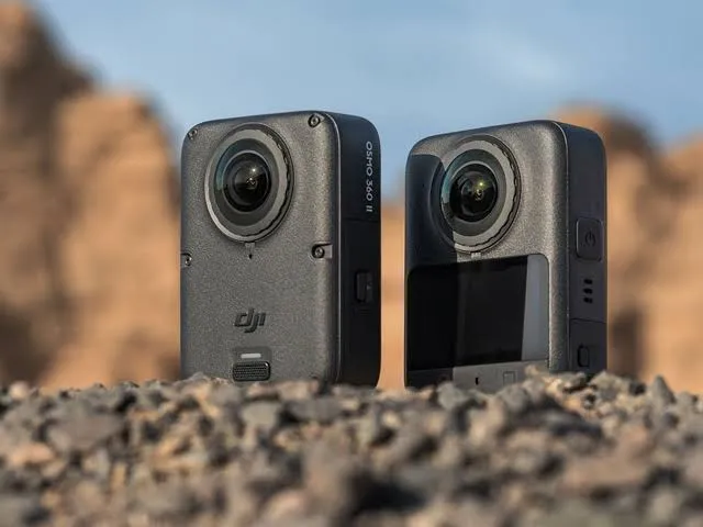 DJI Osmo 360 II, cámara panorámica capaz de grabar video 360 grados en resolución 8K a 60 fps.
