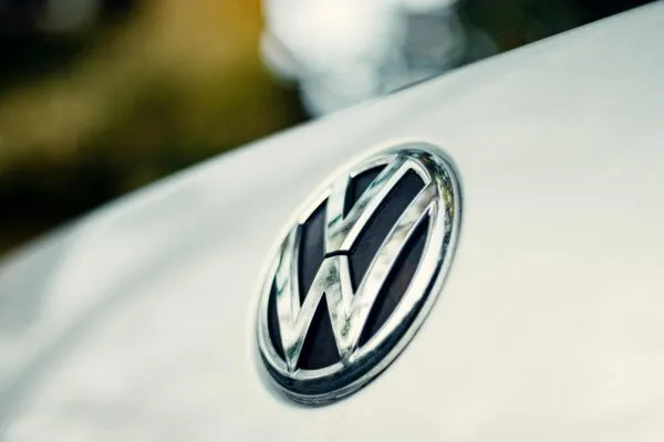 Volkswagen y Audi revisarán millones de vehículos por un posible problema de corrosión en componentes del sistema de dirección.