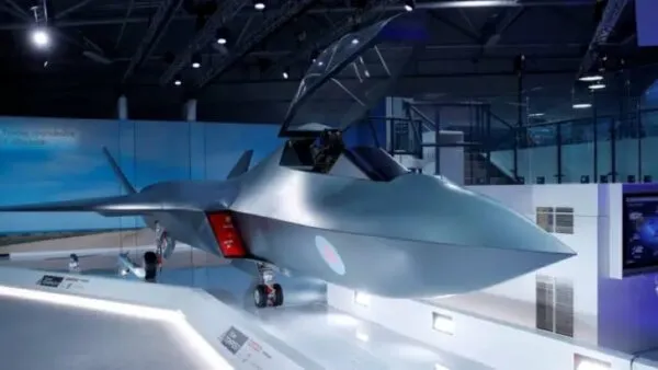 Aeronave avanzada que representa la colaboración tecnológica entre Bombardier y BAE Systems