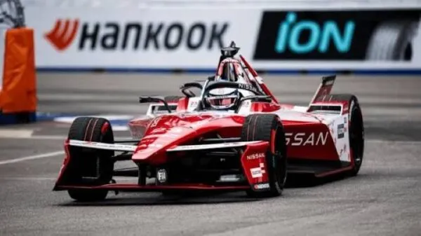 Monoplaza eléctrico Nissan GEN4 preparado para la nueva temporada de Fórmula E.