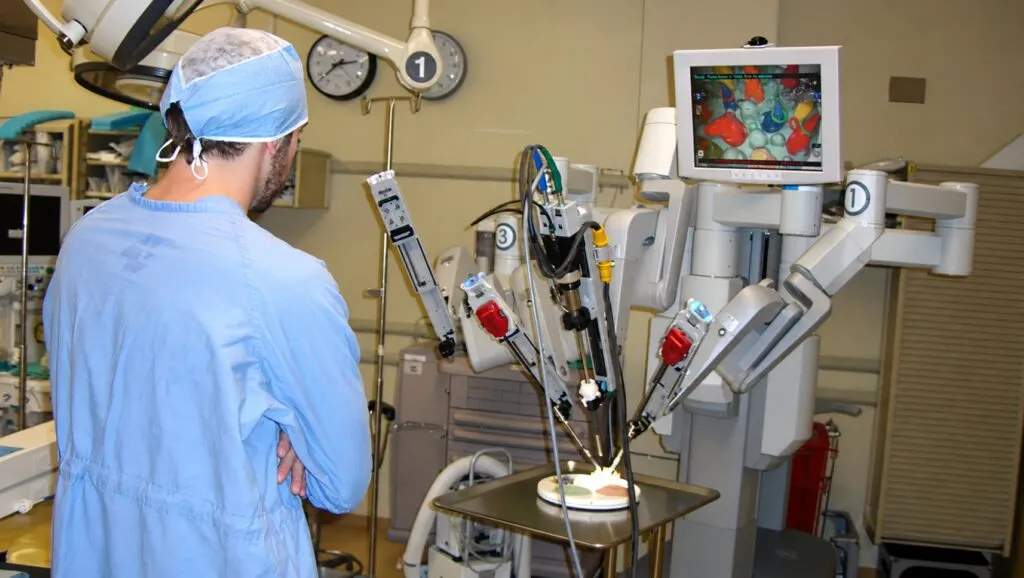 Robots magnéticos diminutos desarrollados para administrar medicamentos directamente en tejidos del corazón.