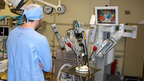 Robots magnéticos diminutos desarrollados para administrar medicamentos directamente en tejidos del corazón.